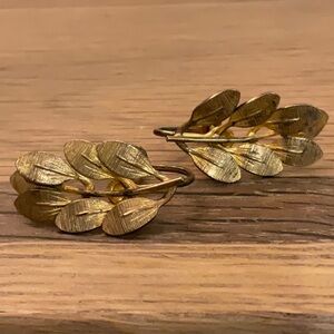 Bond Boyd Vintage Sterling Leaf Screw Back Earrings